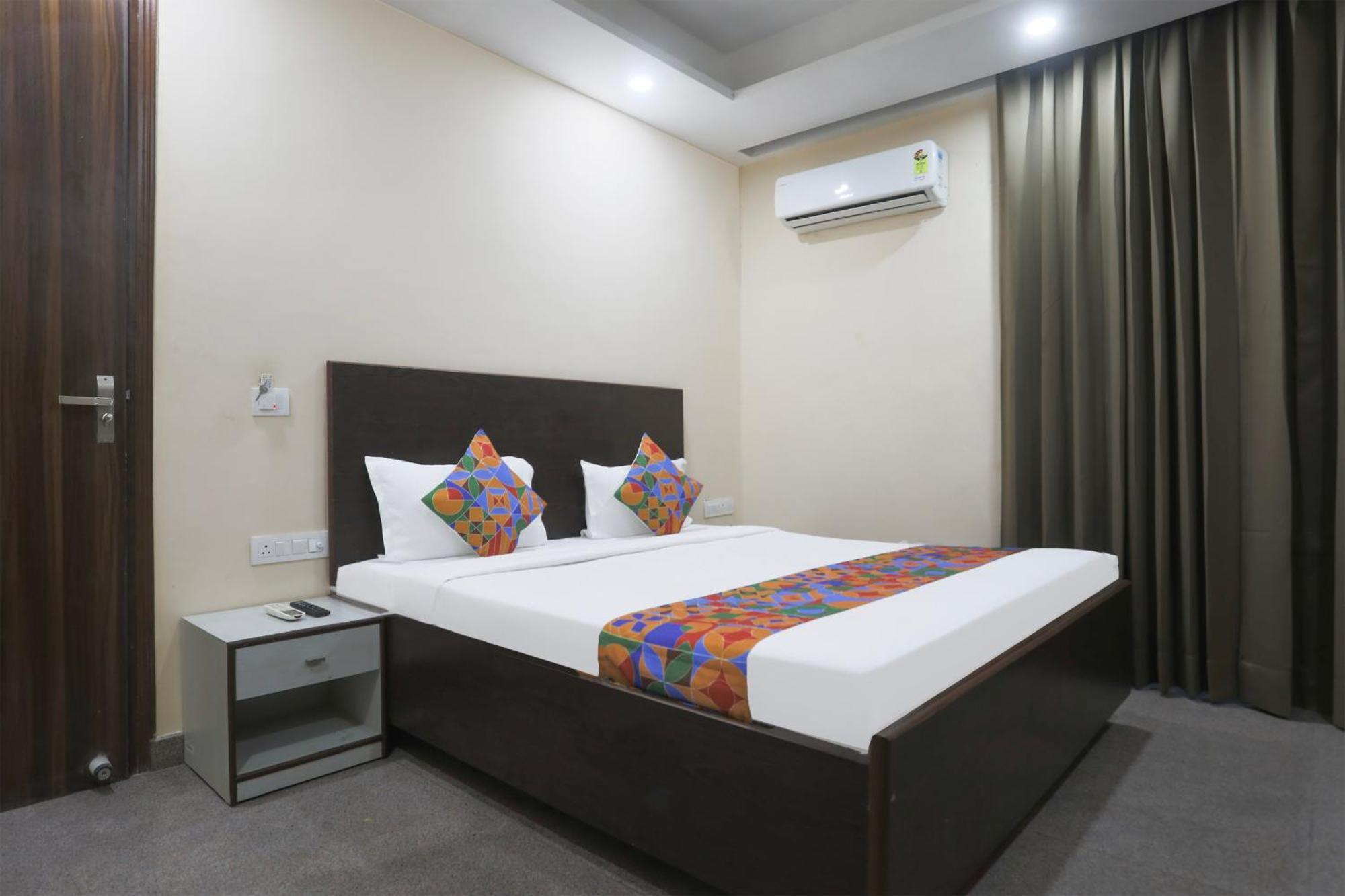 Fabhotel Bliss Premium Gurgaon Esterno foto